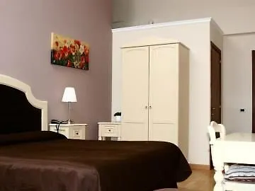 *** Bed & Breakfast La Collegiata Guest House Aeroporto di Catania Fontana Rossa Italia